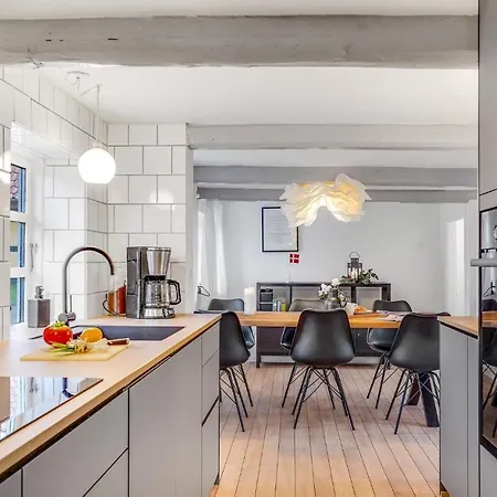 Elsebeth Fahlgren Ellegaard * Ærøskøbing