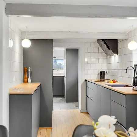 Prázdninový dům In With Kitchen *
